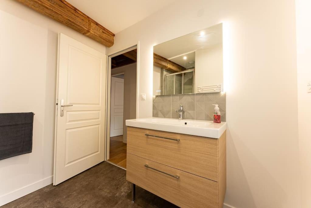Le « Victor Hugo » Valence Centre Apartman Kültér fotó